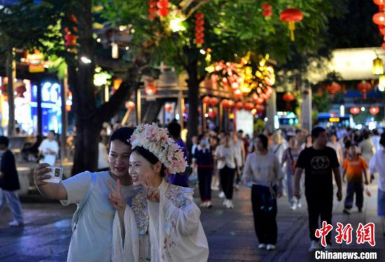 福州高温催热“夜经济”